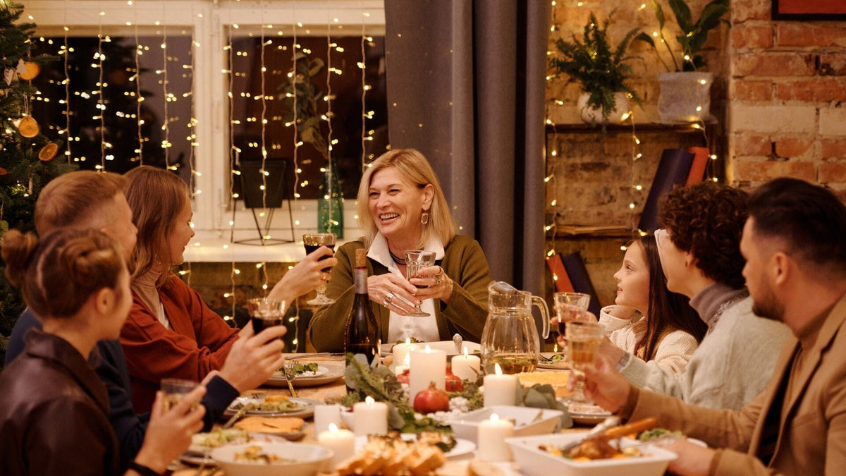 How to Host a Memorable Christmas Party for Your Family