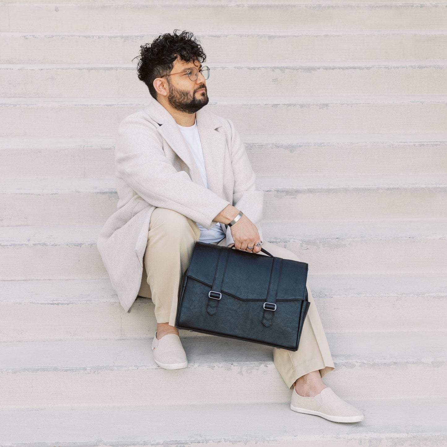 Onyx Cambridge Messenger Bag | Pre-Order Cambridge Messenger Bag Diaper Bag