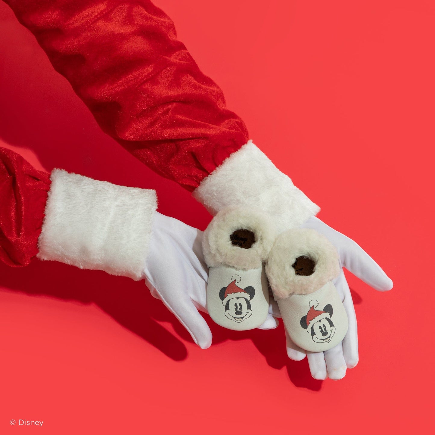 (Coming Soon) Disney Holiday Cheer Mickey Shearling Baby Shoe Shearling Mocc Soft Sole