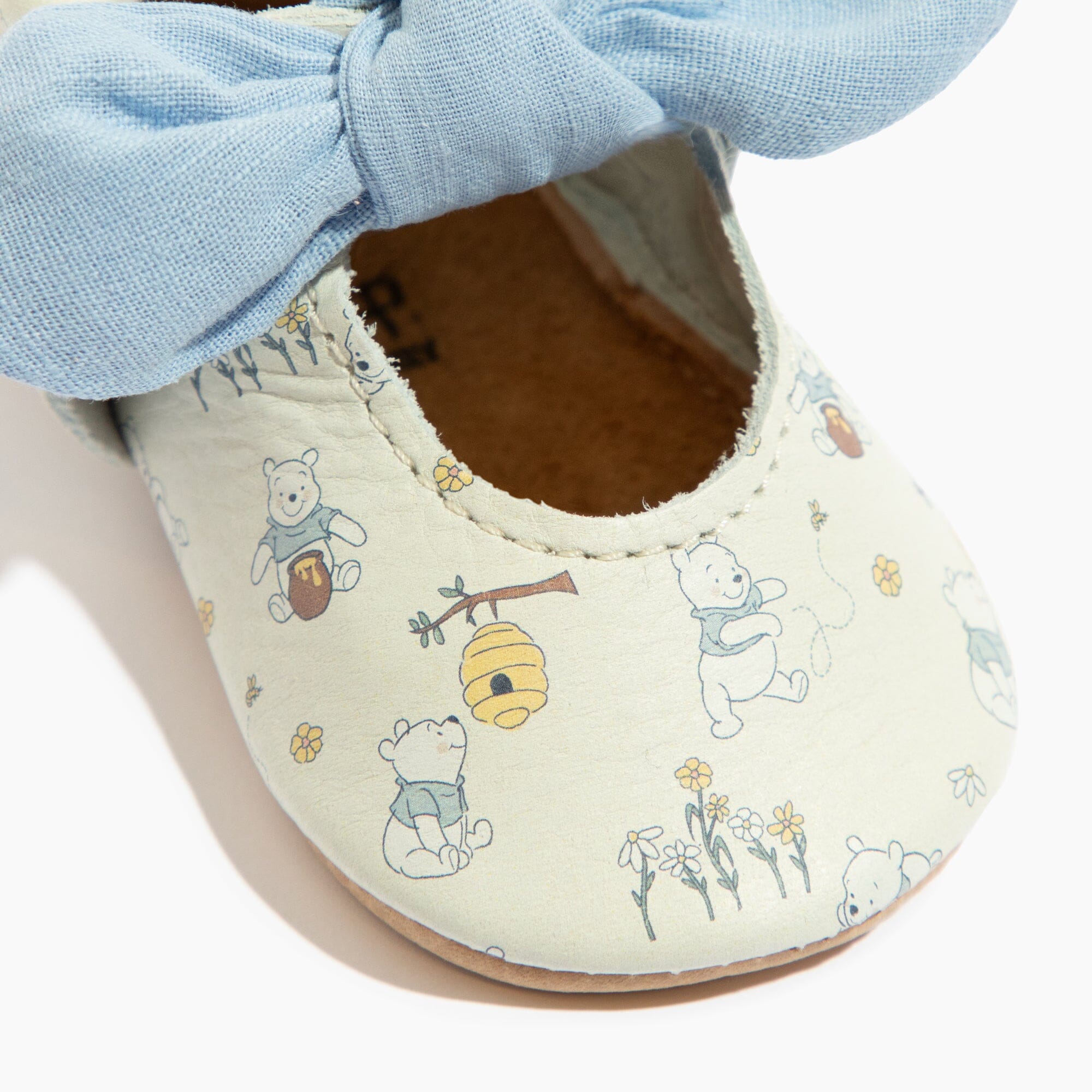 (Coming Soon) Disney Pooh Bear Linen Knotted Bow Baby Shoe Knotted Bow Mocc Soft Sole