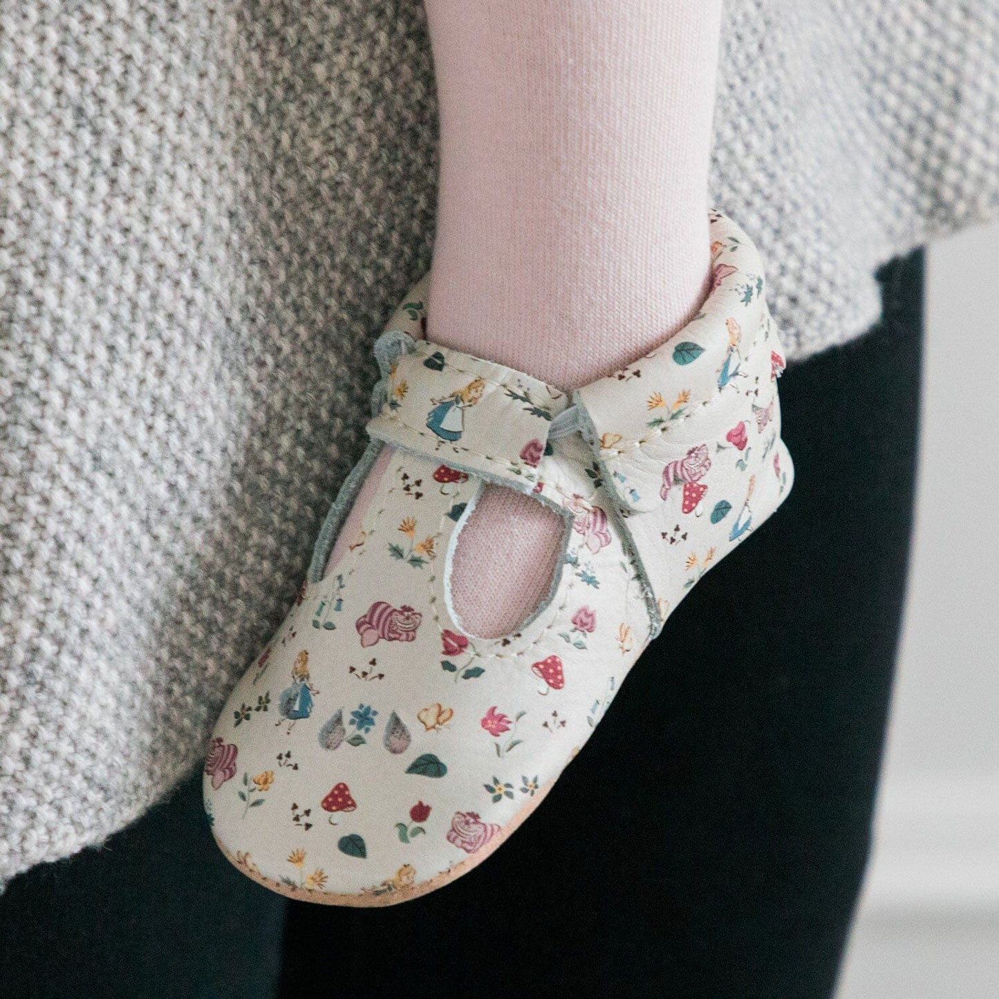 Alice in Wonderland Mary Jane Mary Jane Soft Sole