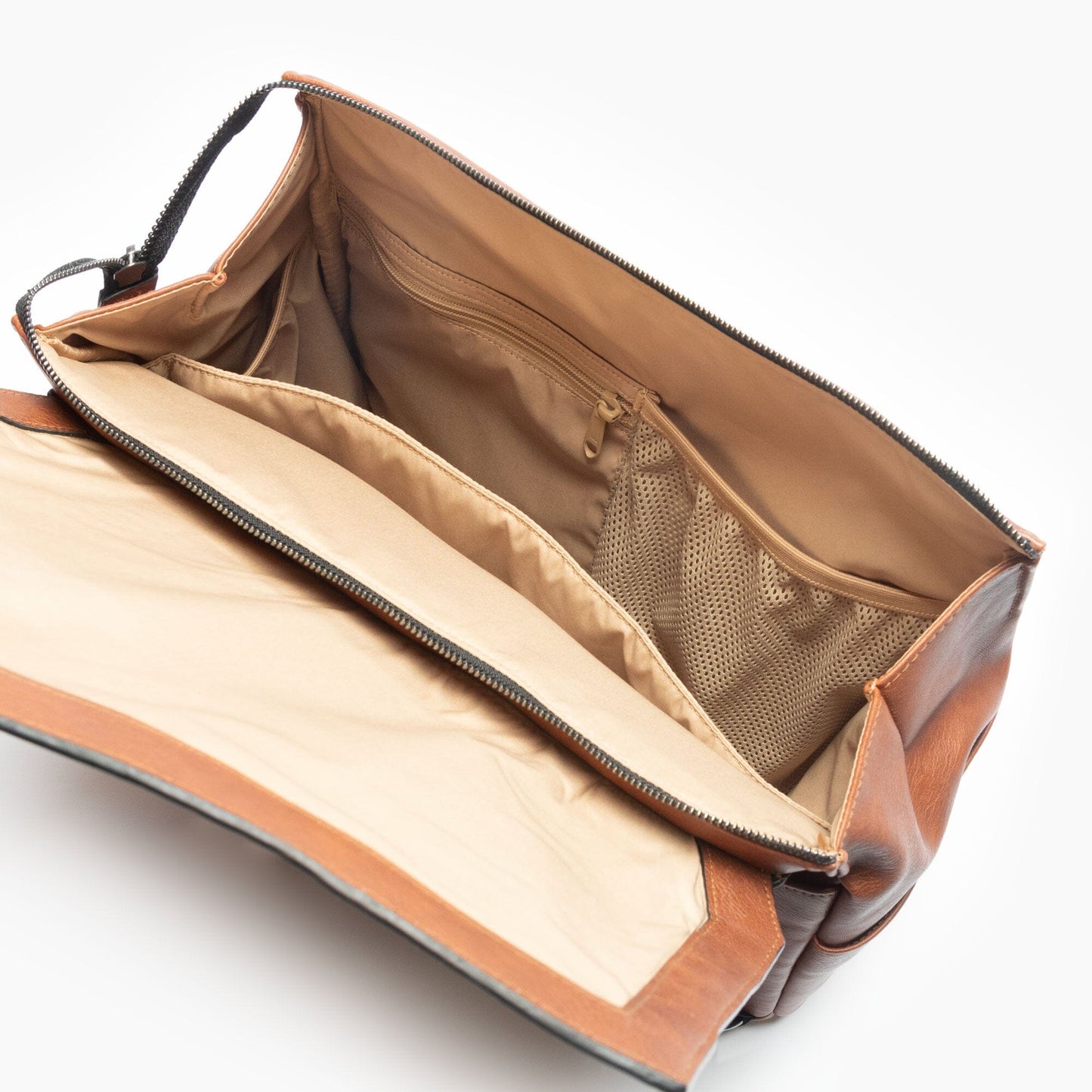Amber Cambridge Messenger Bag | Pre-Order Cambridge Messenger Bag Diaper Bag