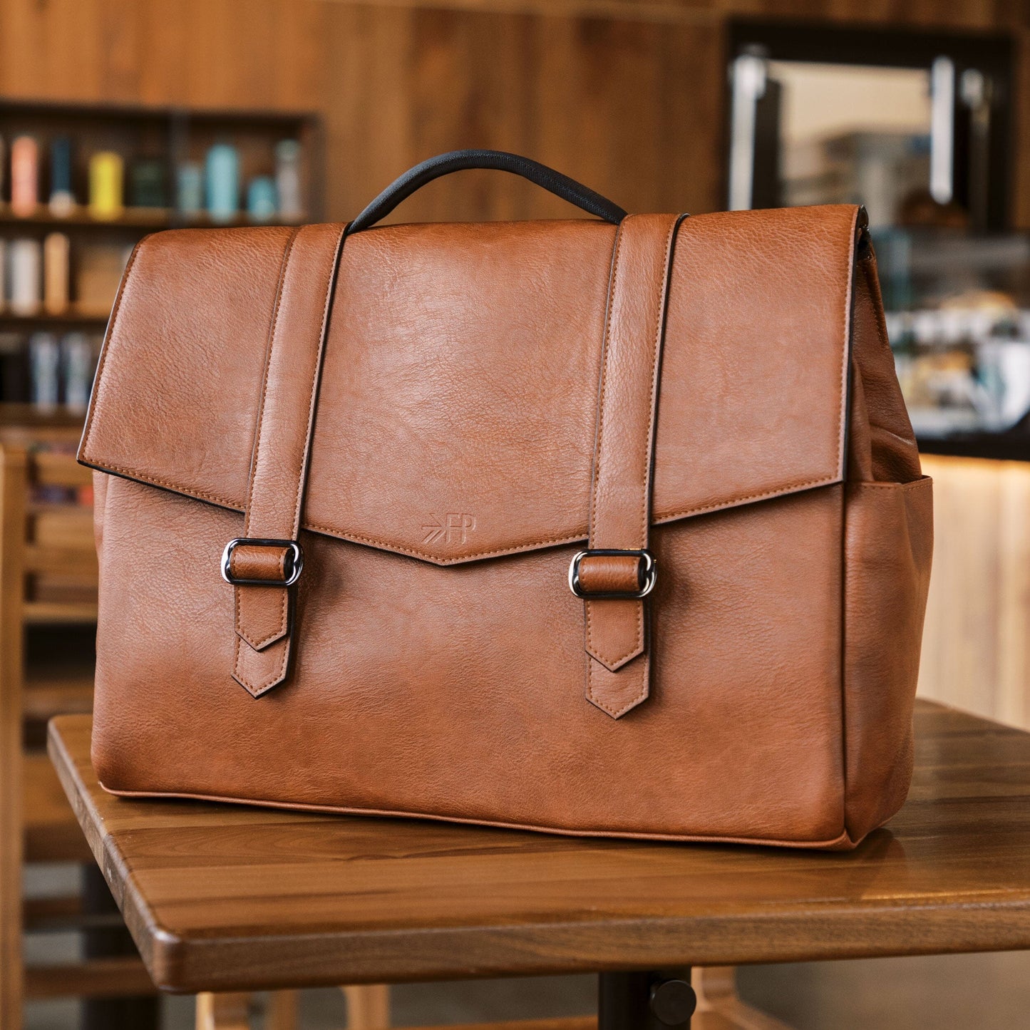 Amber Cambridge Messenger Bag | Pre-Order Cambridge Messenger Bag Diaper Bag