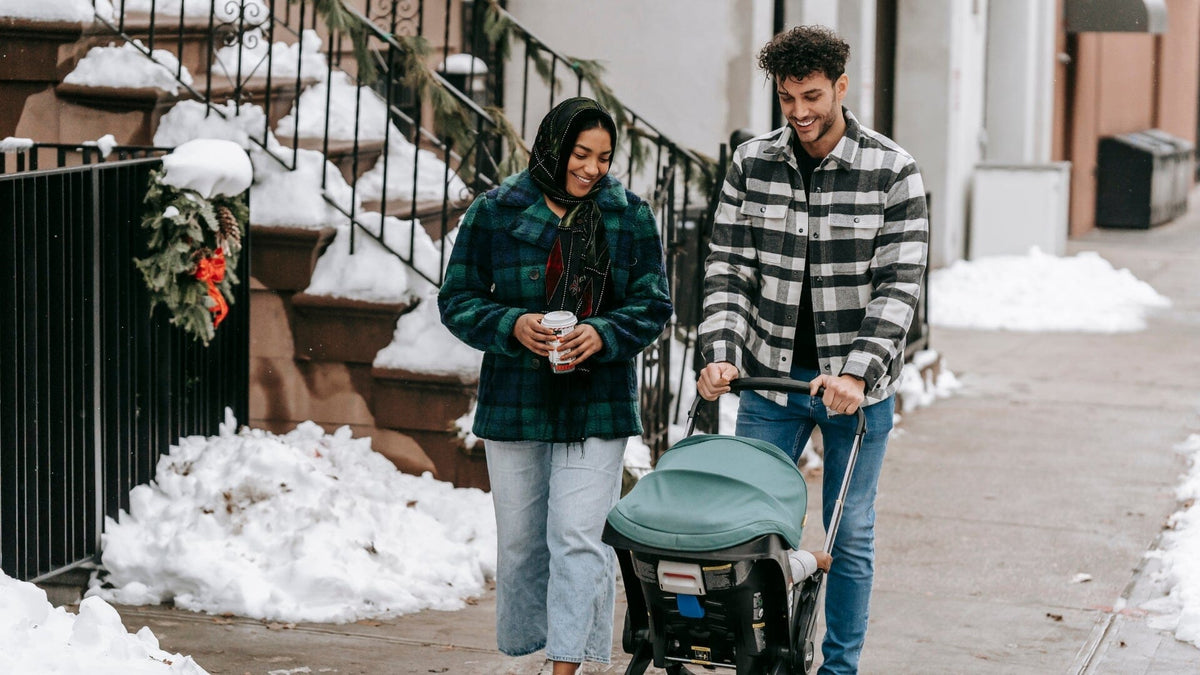 Winter Strolls: How to Dress Your Baby for Cold Weather
