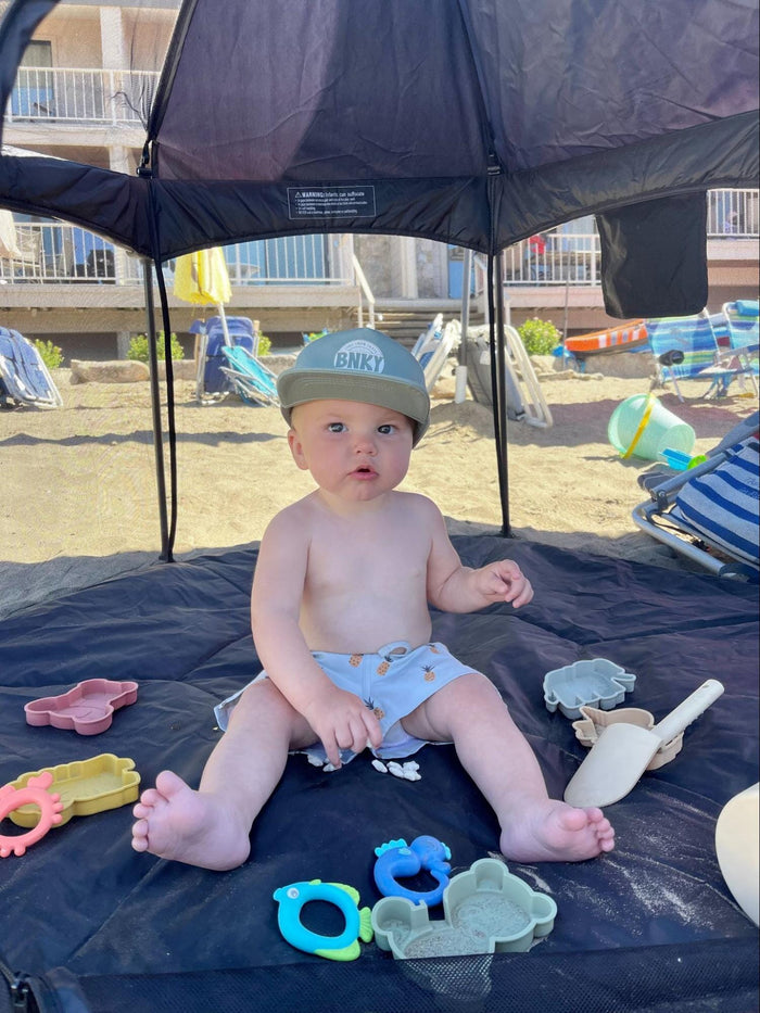 Beachin' with Baby : Tips and Packing Guide for a Fun Day in the Sun!