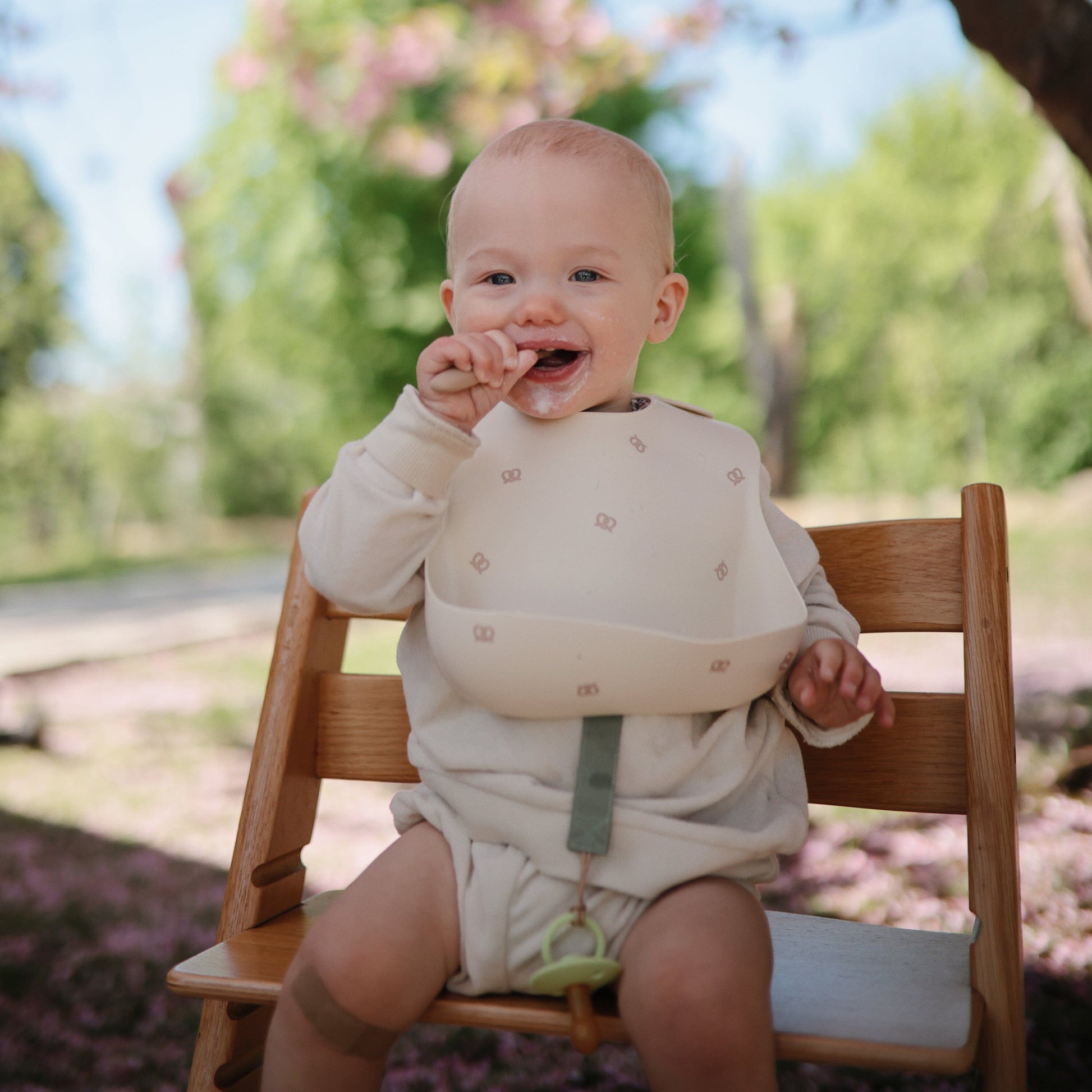 Silicone Baby Bib Silicone Bib Mushie 