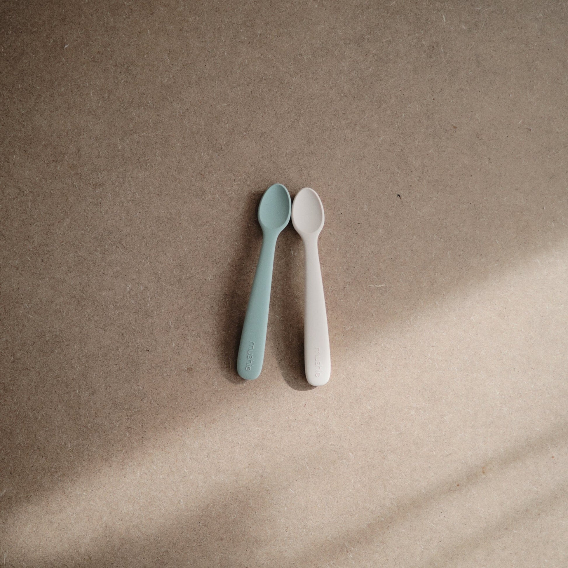 Silicone Feeding Spoons 2-Pack silicone tableware Mushie 