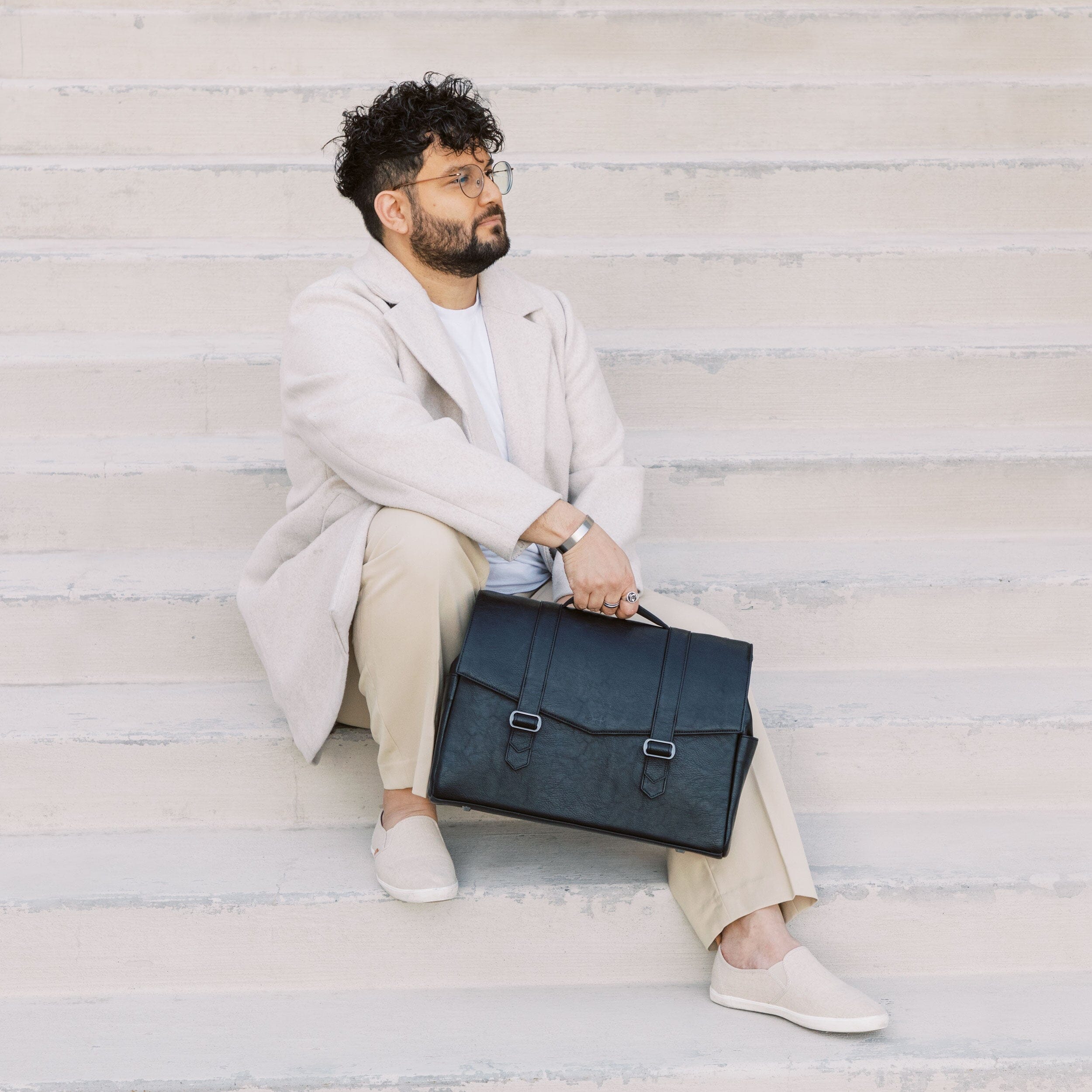 Onyx Cambridge Messenger Bag | Pre-Order Cambridge Messenger Bag Diaper Bag 
