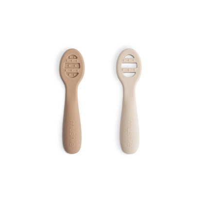 First Feeding Baby Spoons 2-Pack silicone tableware Mushie Natural/Shifting Sand 