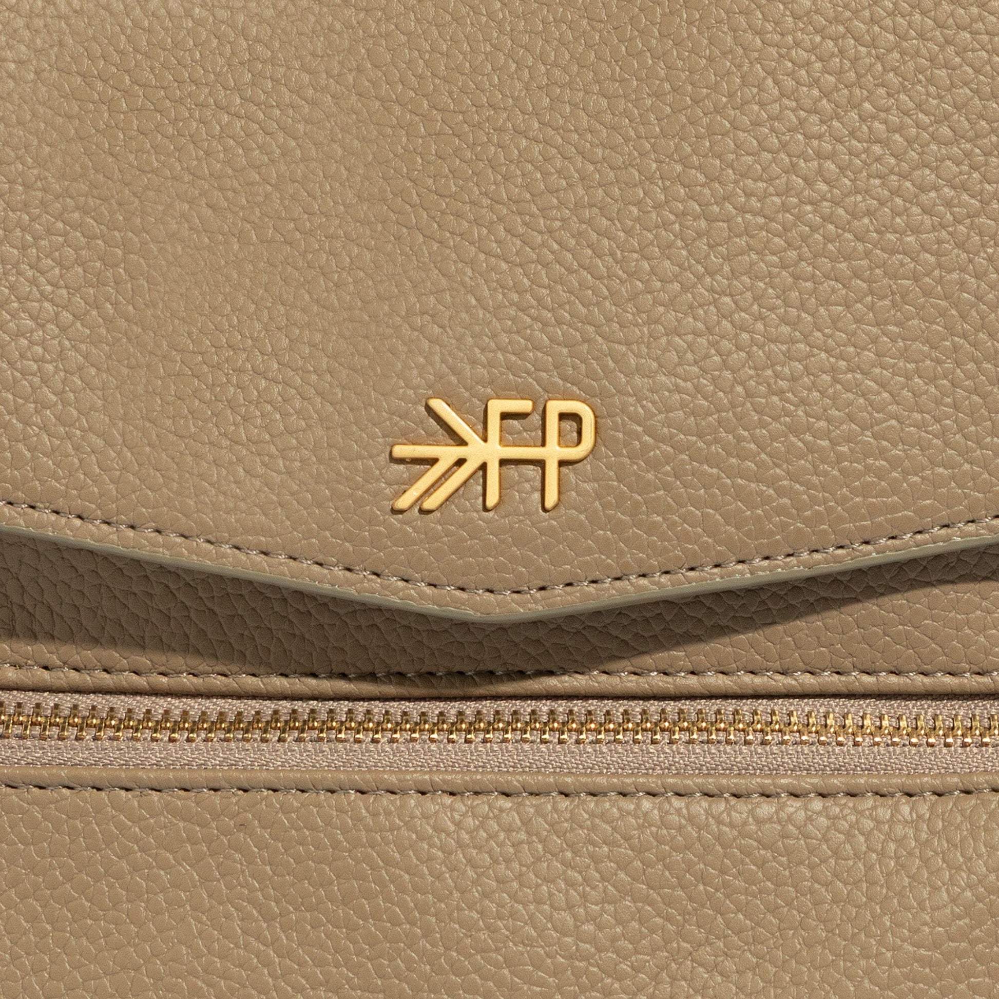 Aspen Mini Classic Bag II Mini Classic Diaper Bag II Diaper Bag 