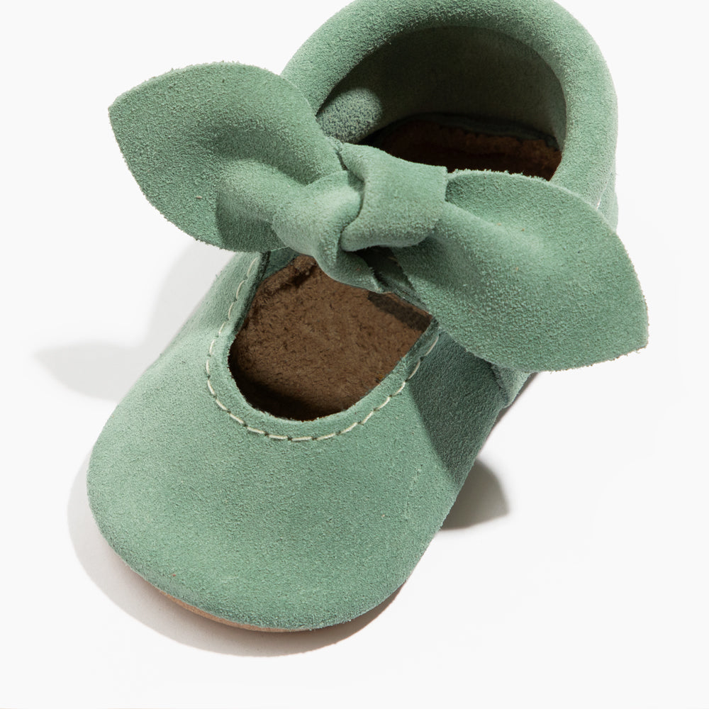 Olive green best sale baby shoes