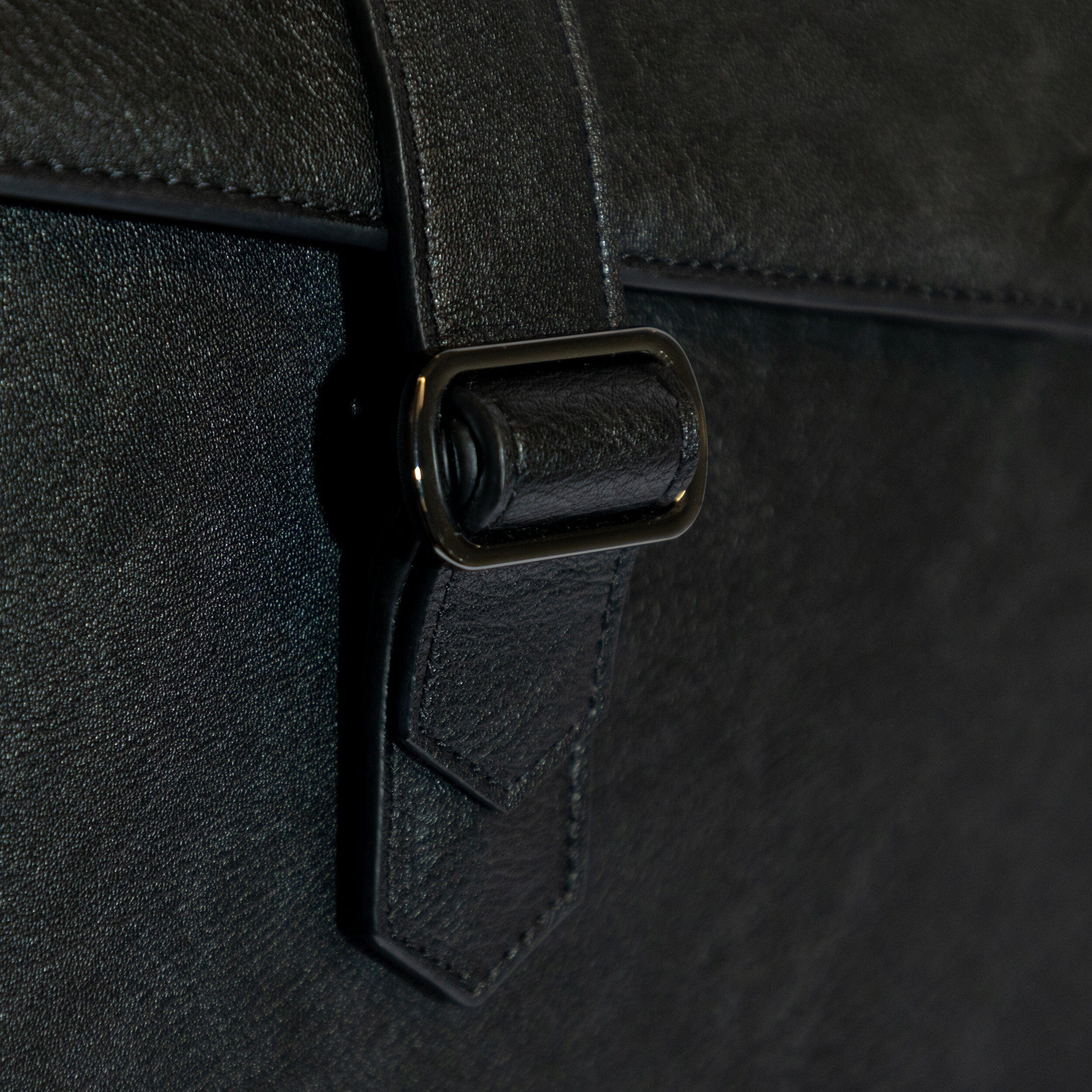 Onyx Cambridge Messenger Bag | Pre-Order Cambridge Messenger Bag Diaper Bag 