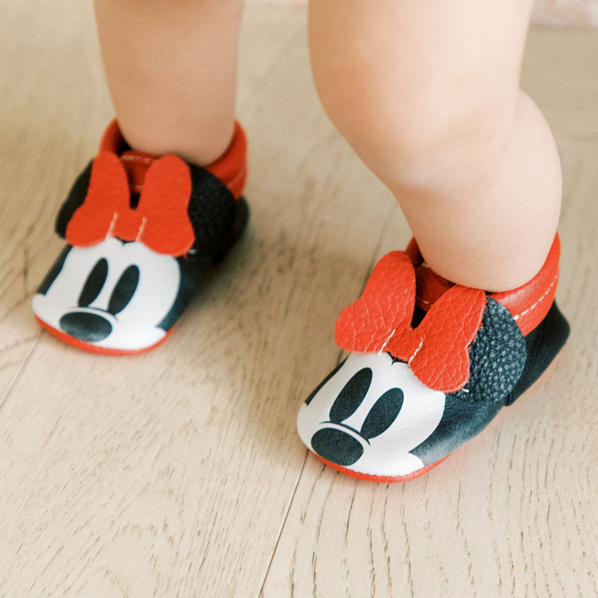 Minnie shops mouse baby sandals